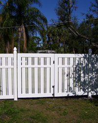 PVC fence by Daniels Fence, serving Jupiter, Hobe Sound, Stuart and the surrounding areas.